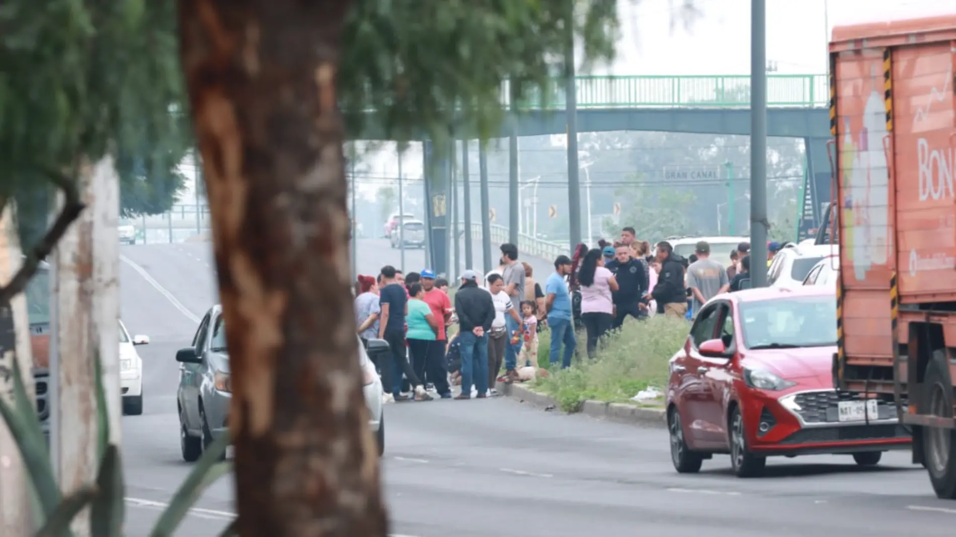 Muere motociclista al derrapar sobre Río de los Remedios 2